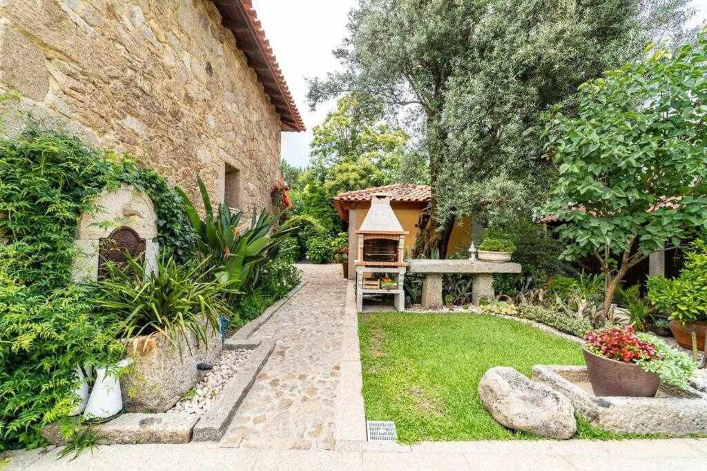 Casas Casal Do Carvalhal - Agroturismo Amares Eksteriør billede