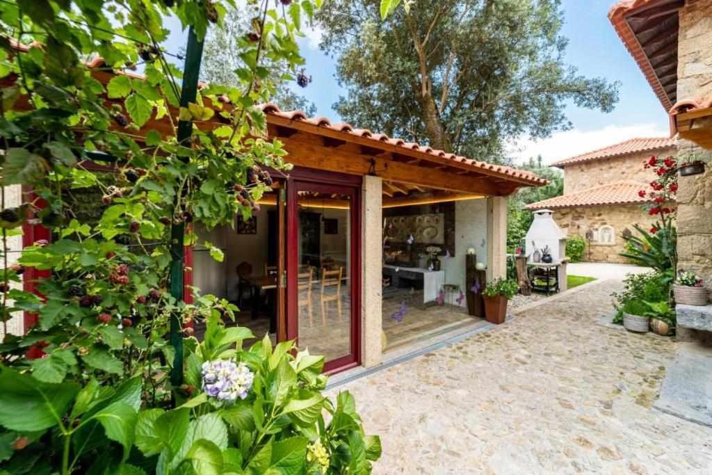 Casas Casal Do Carvalhal - Agroturismo Amares Eksteriør billede